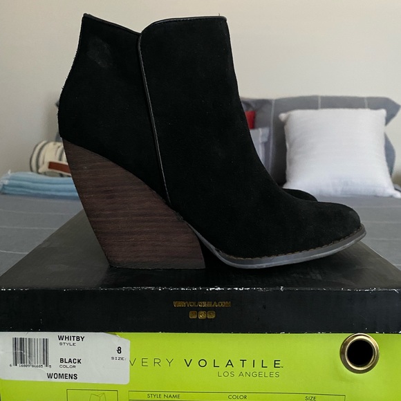 Very Volatile Los Angela’s WHITBY Black Sueded Bootie - Picture 7 of 12